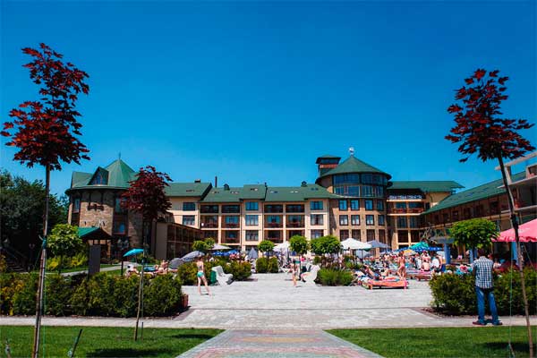 novoselytsia-hotel-fortezza
